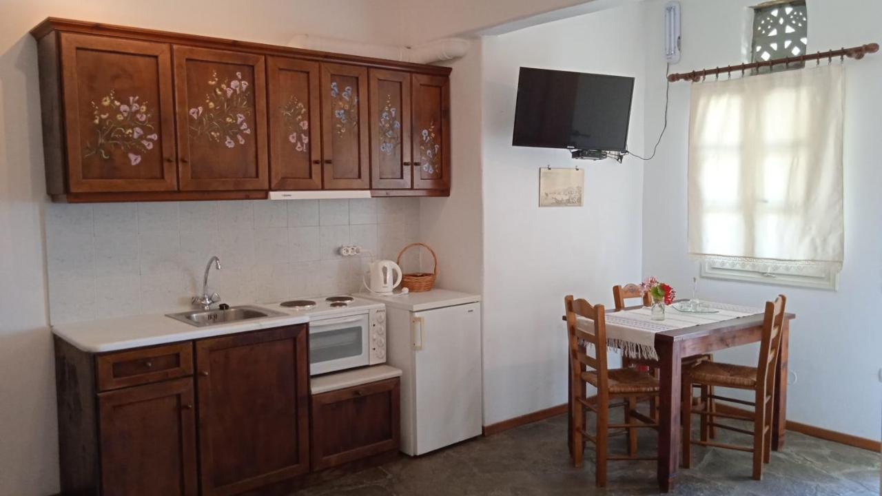 Parodosiako Diamerisma Rochari Platia  Ngoại thất bức ảnh